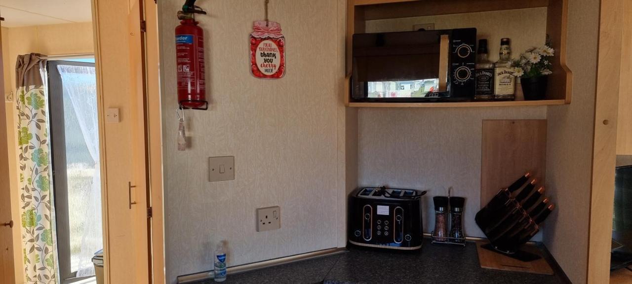 Lovely Caravan At Ingoldmells Just Behind Sealands Apartment Luaran gambar
