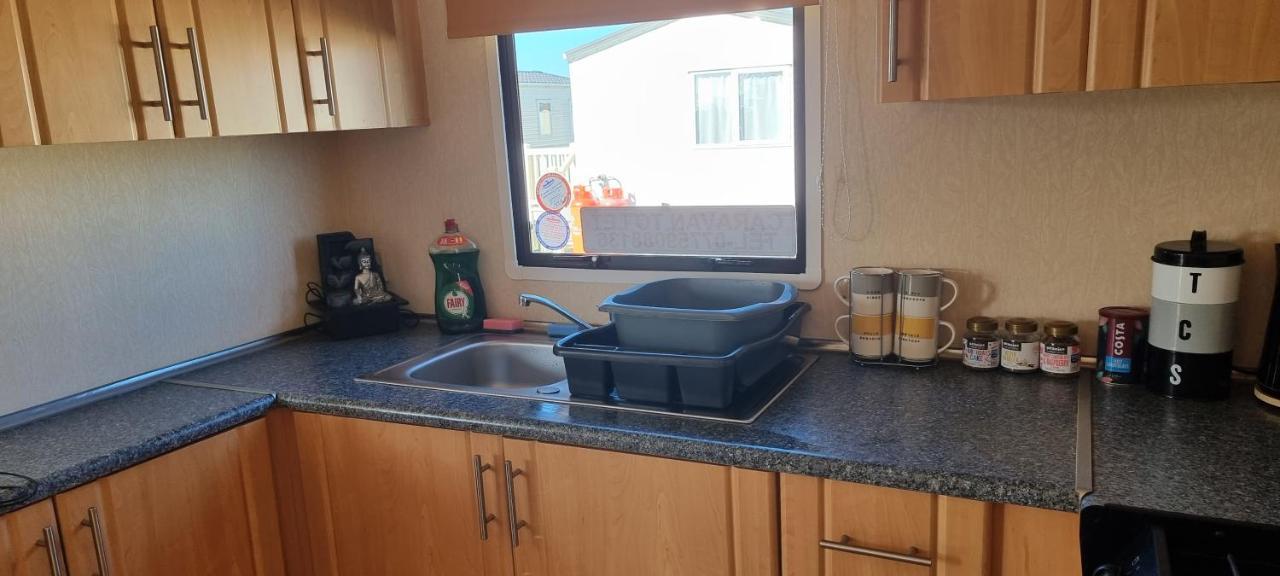 Lovely Caravan At Ingoldmells Just Behind Sealands Apartment Luaran gambar