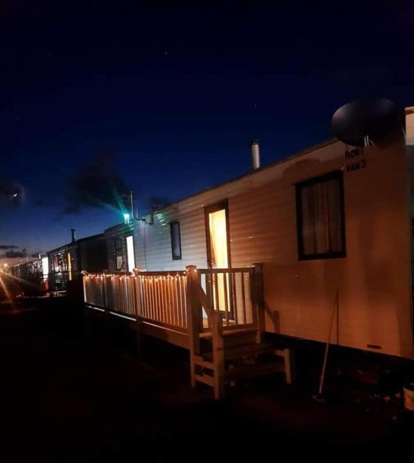 Lovely Caravan At Ingoldmells Just Behind Sealands Apartment Luaran gambar