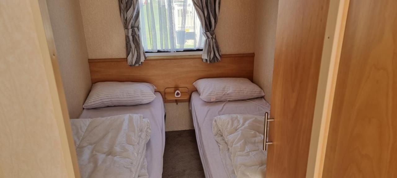 Lovely Caravan At Ingoldmells Just Behind Sealands Apartment Luaran gambar